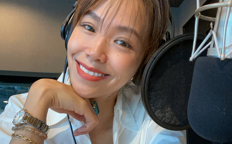 AKO バイリンガルMC、インタビュアー 栄倉麻桍